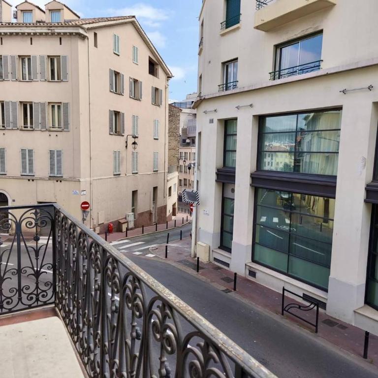 Cannes Suquet proche plage Palais des congrès - 2P + Mezzanine - Appartement 1 Chambre avec Balcon - 9