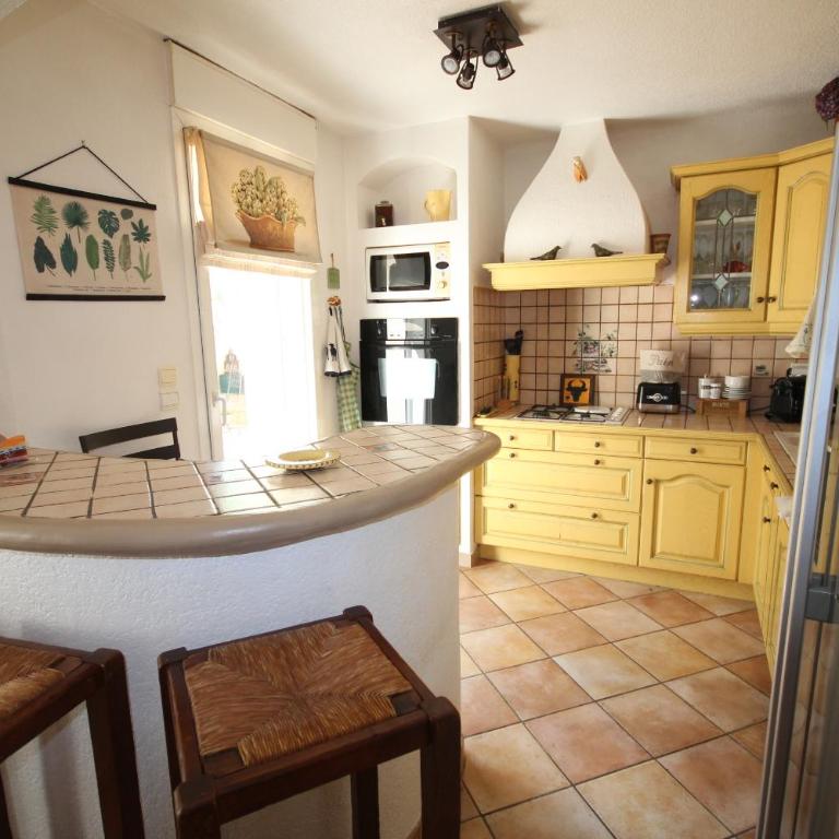 Bel Appartement climatise de plain pied 80m de la mer, wifi, grand sejour 2 chambres belle terrasse LXRM3 - Appartement - Rez-de-Chaussée - 6