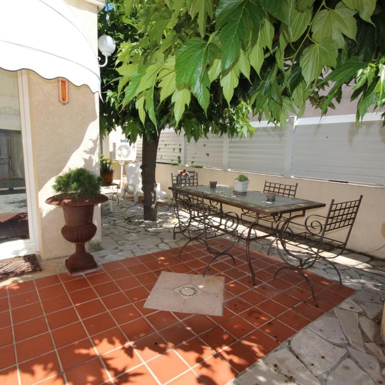 Bel Appartement climatise de plain pied 80m de la mer, wifi, grand sejour 2 chambres belle terrasse LXRM3 - Appartement - Rez-de-Chaussée - 26