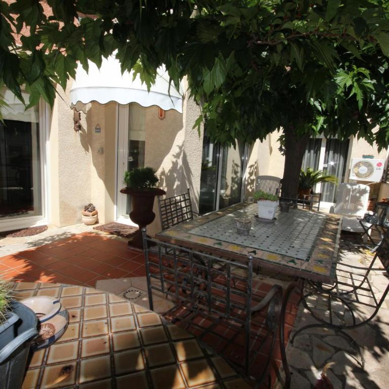 Bel Appartement climatise de plain pied 80m de la mer, wifi, grand sejour 2 chambres belle terrasse LXRM3 - Appartement - Rez-de-Chaussée - 3