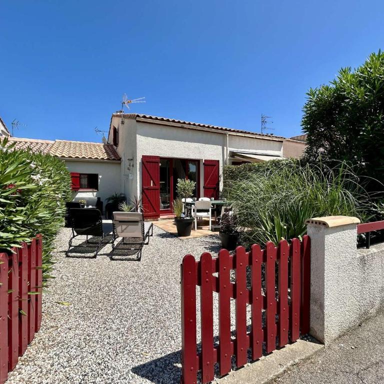 Jolie maison située dans un quartier calme SAINT CYPRIEN SC010-013 - Maison 2 Chambres - 25