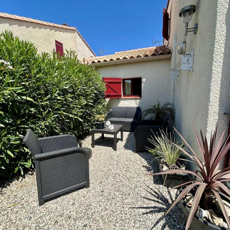 Jolie maison située dans un quartier calme SAINT CYPRIEN SC010-013 - Maison 2 Chambres - 4