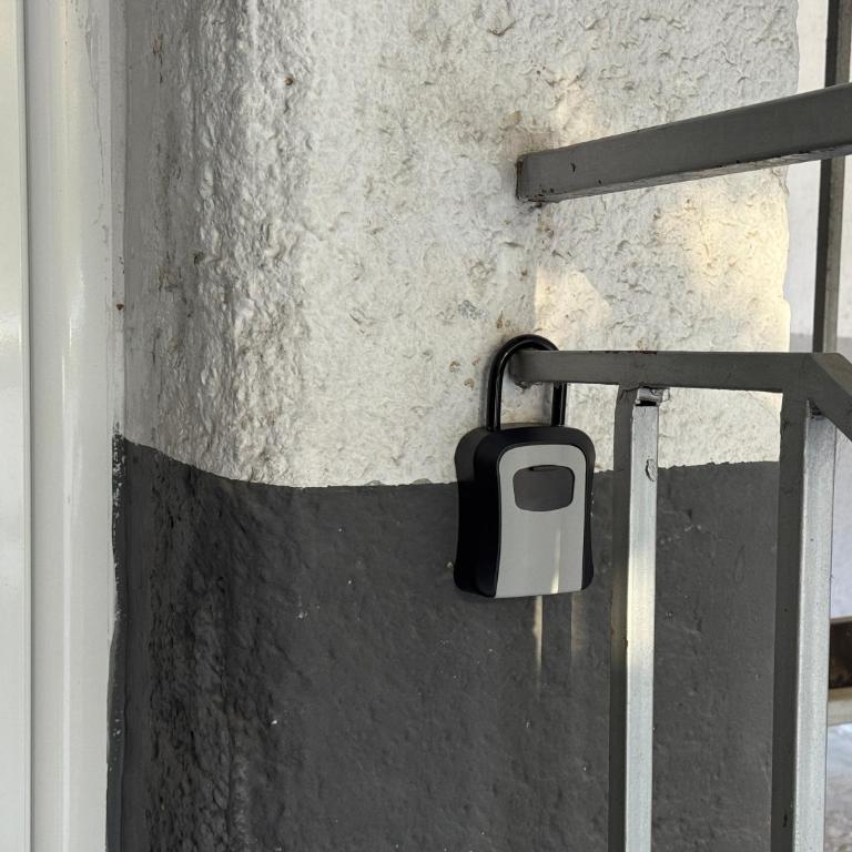 Anywhere on Foot - FREE Parking - One-Bedroom Apartment - 12