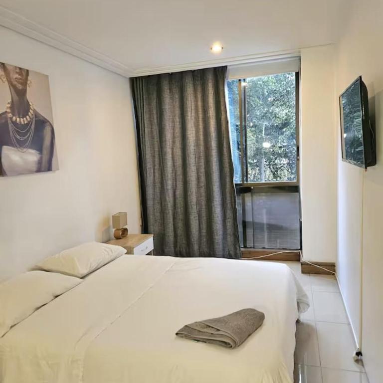 master bedroom - Double Room with Shared Bathroom - 1