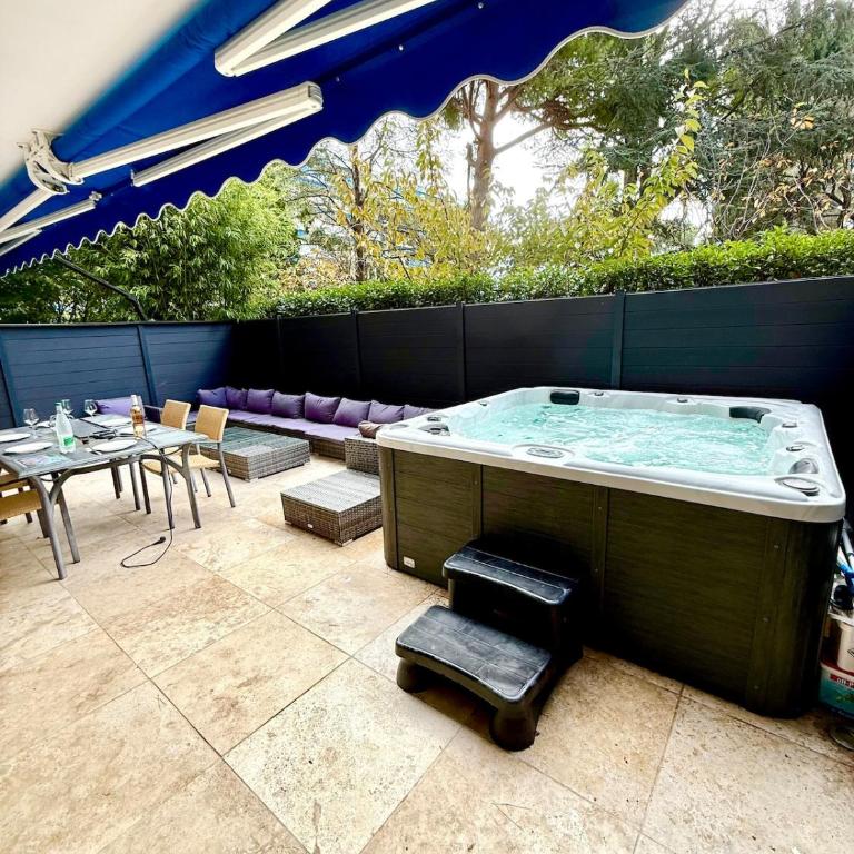 Antibes - 3 pièces cosy avec jacuzzi & grande terrasse - Appartamento con 3 Camere da Letto - 1