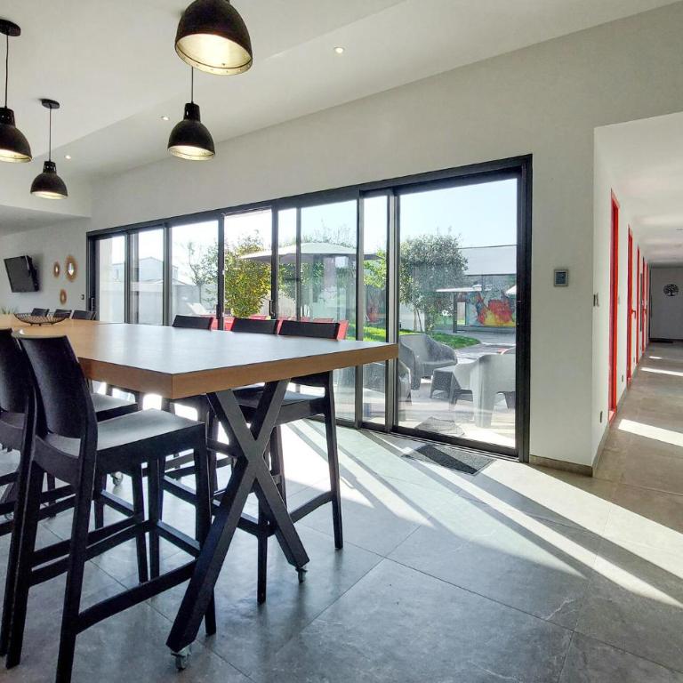 Villa Piscine Intérieure - Ferienhaus mit 4 Zimmern - 3
