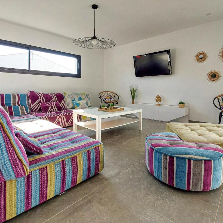 Villa Piscine Intérieure - Ferienhaus mit 4 Zimmern - 6
