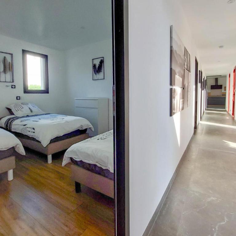 Villa Piscine Intérieure - Ferienhaus mit 4 Zimmern - 18