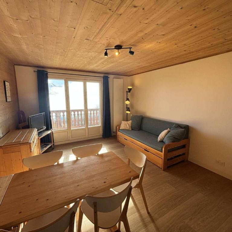 Charmant 2 pièces 6 pers avec balcon sud, proche télé-siège et commerces à l'Alpe d'Huez - FR-1-405-3 - Apartment (6 Adults) - 6