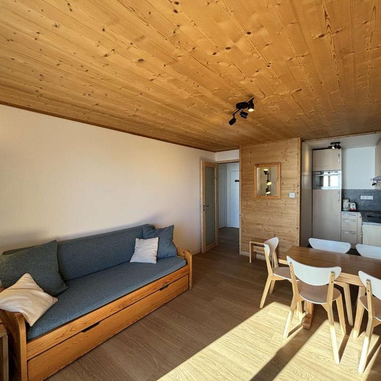Charmant 2 pièces 6 pers avec balcon sud, proche télé-siège et commerces à l'Alpe d'Huez - FR-1-405-3 - Apartment (6 Adults) - 1