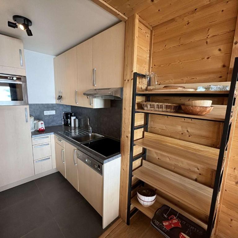 Charmant 2 pièces 6 pers avec balcon sud, proche télé-siège et commerces à l'Alpe d'Huez - FR-1-405-3 - Apartment (6 Adults) - 8