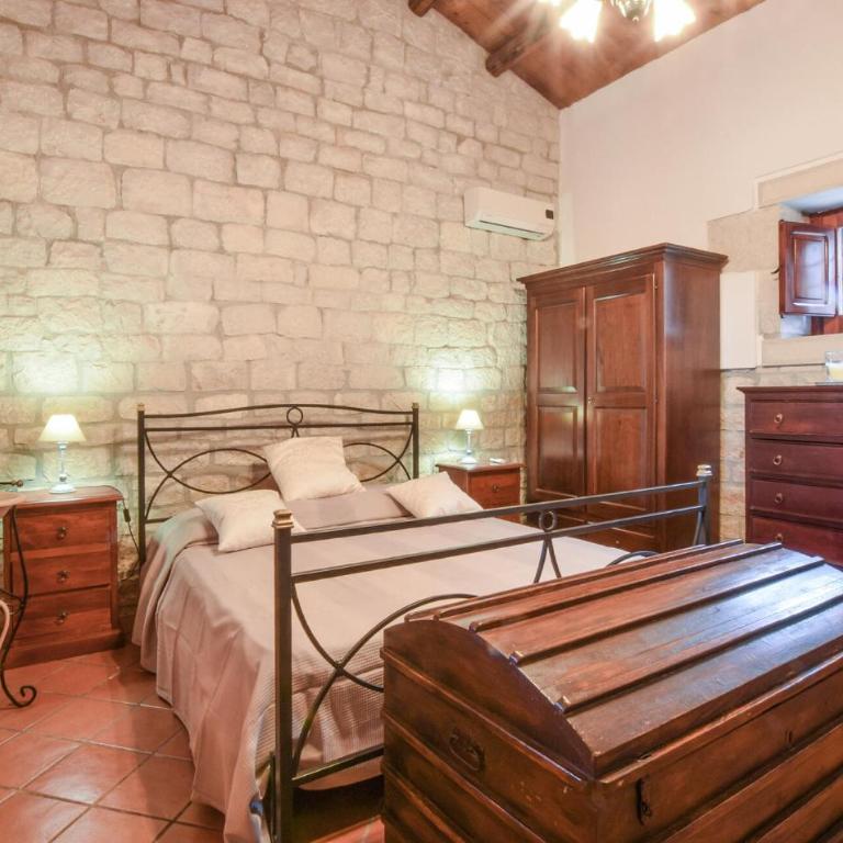 Lovely Home In Modica - Casa Vacanza con 6 Camere da Letto - 2