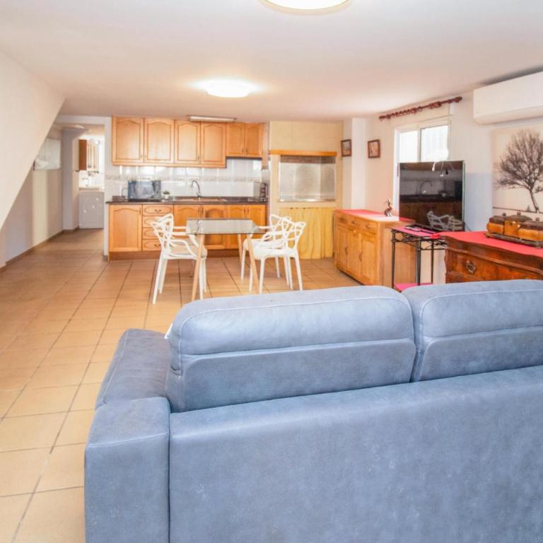 1 Bedroom Lovely Apartment In Oliva - Apartamento de 1 dormitorio - 1