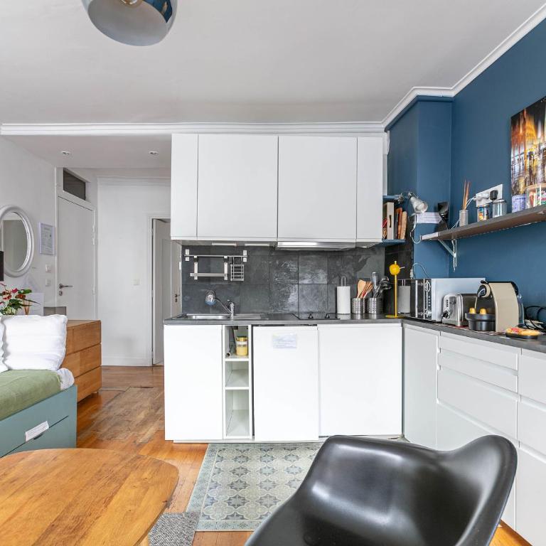 Paris Rooftop Views Cosy Separate Living Stay - One-Bedroom Apartment - 17