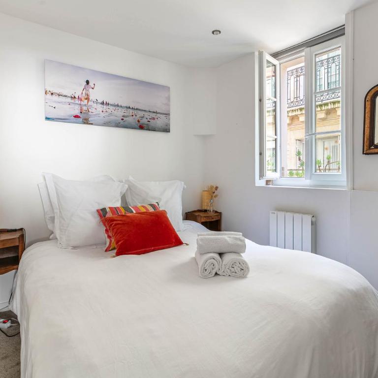 Paris Rooftop Views Cosy Separate Living Stay - One-Bedroom Apartment - 24