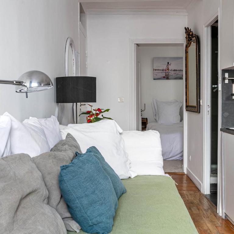 Paris Rooftop Views Cosy Separate Living Stay - One-Bedroom Apartment - 15