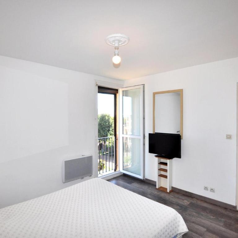 2 Bedroom Nice Apartment In Saint-Cyprien Plage - Appartement 2 Chambres - 12