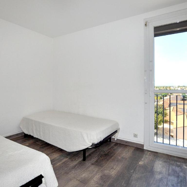 2 Bedroom Nice Apartment In Saint-Cyprien Plage - Appartement 2 Chambres - 13