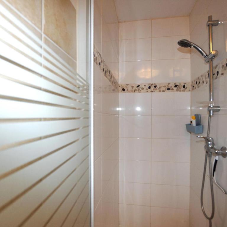 2 Bedroom Nice Apartment In Saint-Cyprien Plage - Appartement 2 Chambres - 19