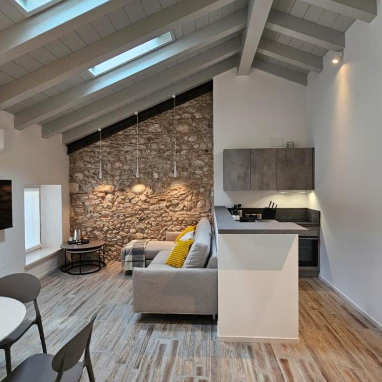 Borgo Gemona Luxury Suites - Appartamento con 2 Camere da Letto - 1