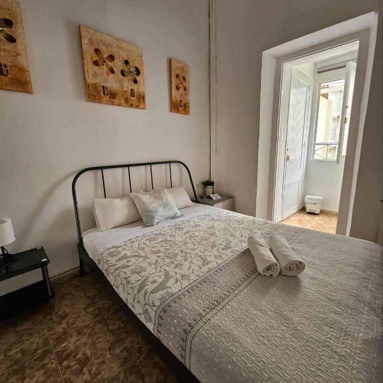 YOUTH HOSTEL - Central and Basic Drassanes - Habitación Doble con baño privado - 10