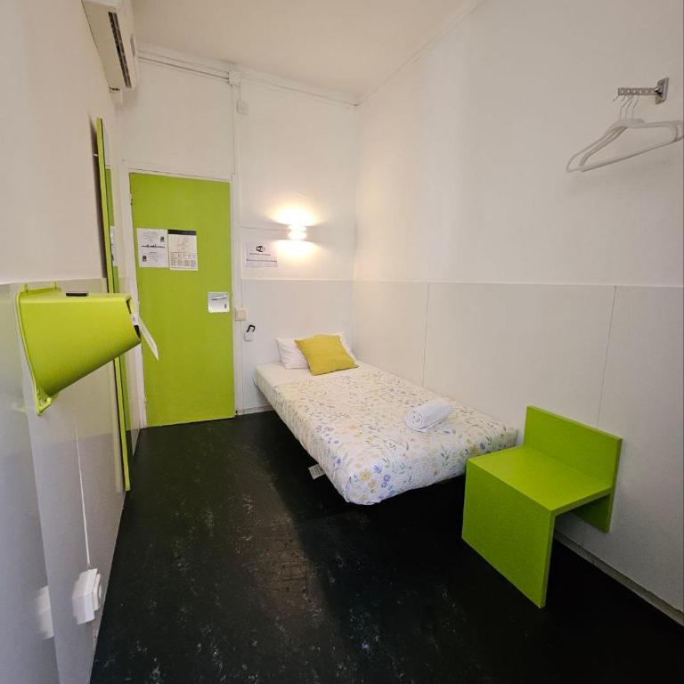 Central and Basic Universitat for YOUNG HOSTEL - Single Room - 5