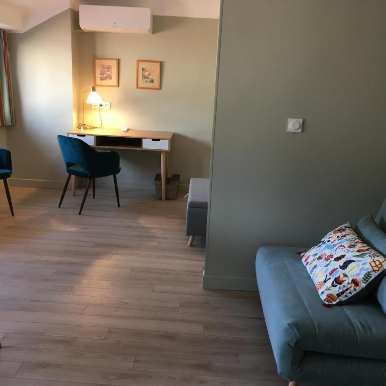 Au cœur du vieux Toulon au calme appartement rénové climatisé confortable étage élevé avec ascenseur proche parking et toutes commodités - Apartment mit 1 Schlafzimmer - 3