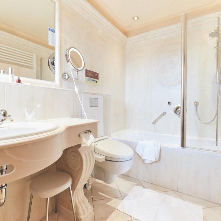 Gesundheitshotel König - Doppelzimmer mit Balkon - 2