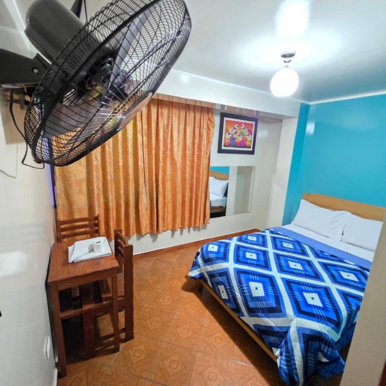 Hospedaje Leo - Habitación Doble con baño privado - 4