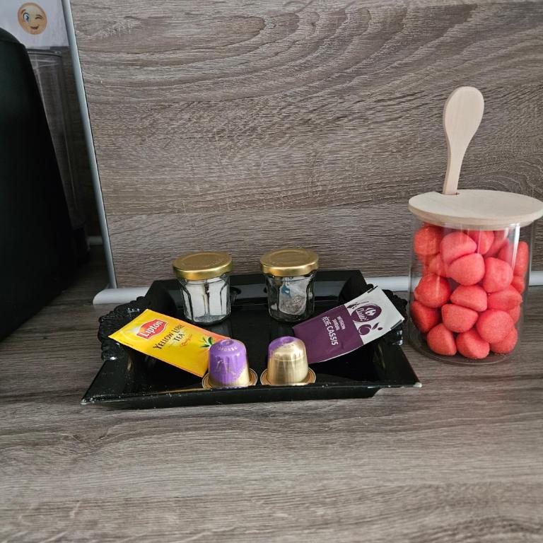 Idéal long séjour, Souvenirs de Provence,T2 classé, vue sur les montagnes, toutes commodités! - Appartement 1 Chambre - 12