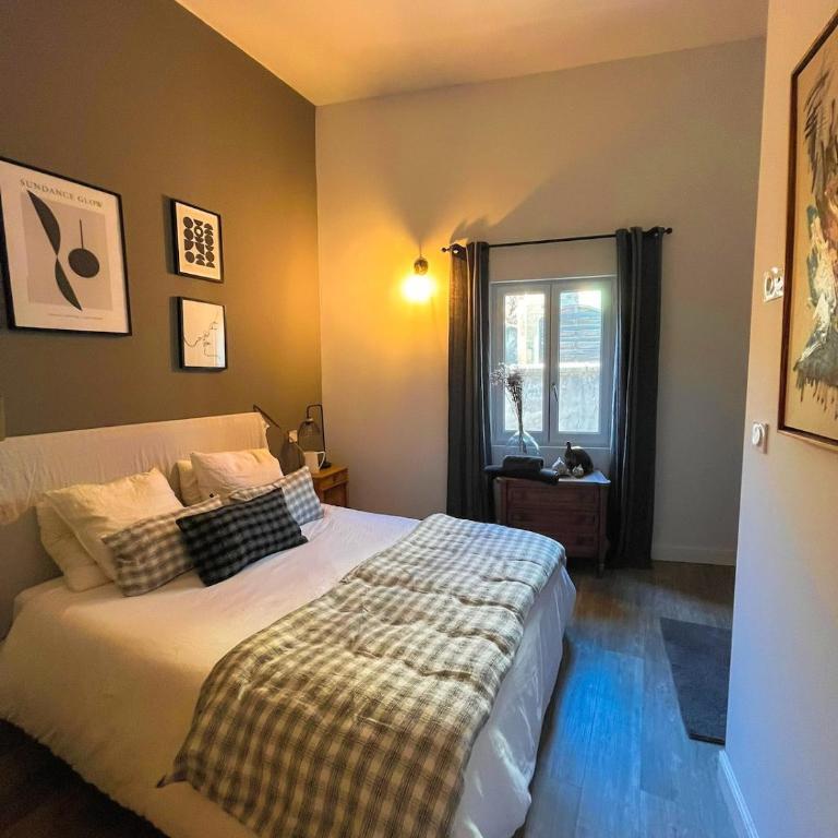 Centre ville Uzes-A l'ombre du marronnier 4 étoiles - Maison 6 Chambres - 29