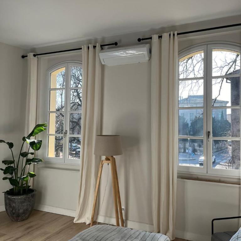 Centre ville Uzes-A l'ombre du marronnier 4 étoiles - Maison 6 Chambres - 25