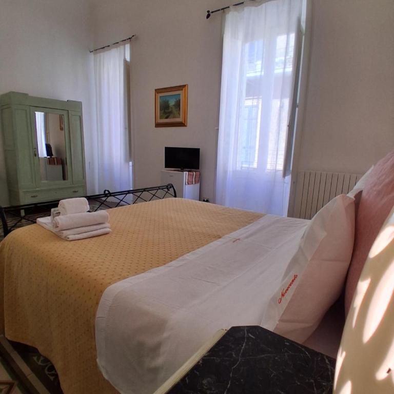 BnB '900 Lecce centro - Camera Matrimoniale con Bagno Privato Esterno - 9