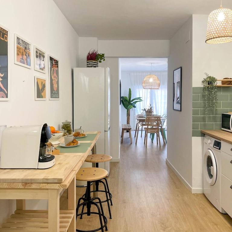 Aires Mediterráneos en pleno corazón de Alicante - Two-Bedroom Apartment - 6