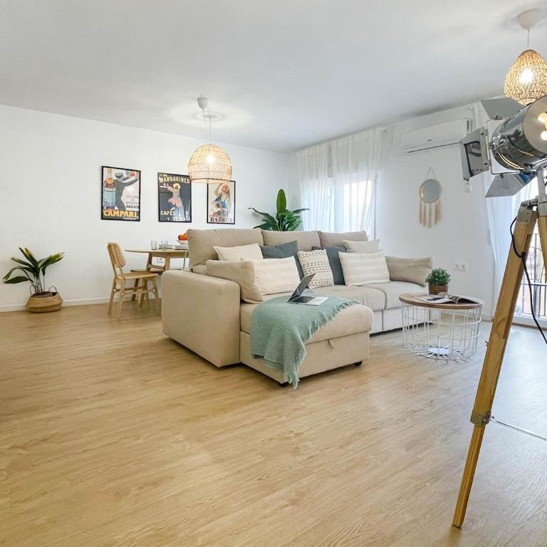 Aires Mediterráneos en pleno corazón de Alicante - Two-Bedroom Apartment - 34