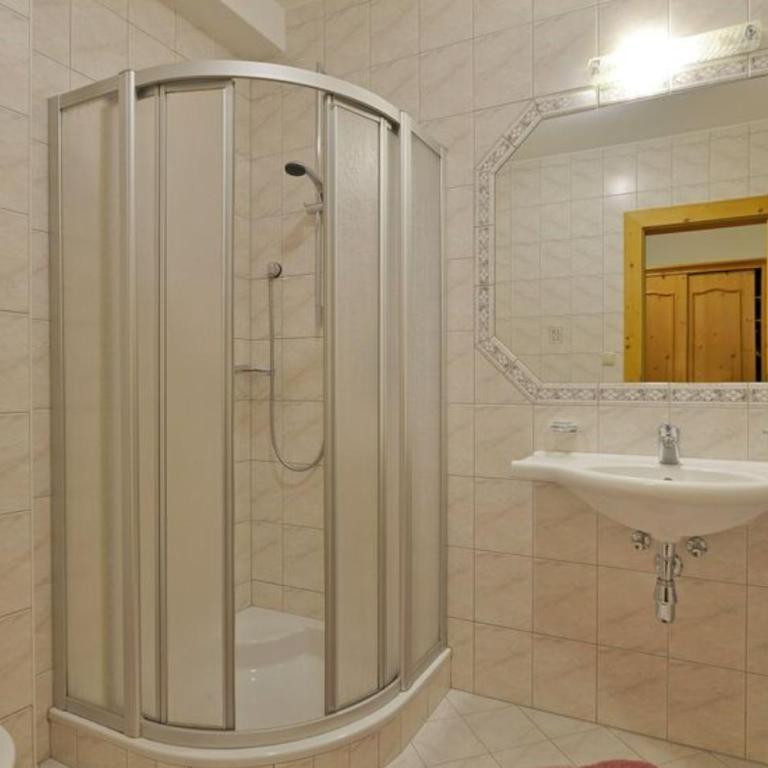 Gästehaus Brantlhof Zimmer und Ferienwohnungen in Going am Wilden Kaiser - Doppel-/Zweibettzimmer mit Balkon - 3