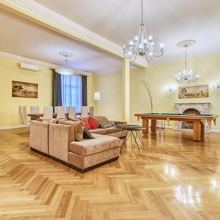 Majestic French Style in Recoleta with Pool Table - Four-Bedroom Deluxe Apartment - 18