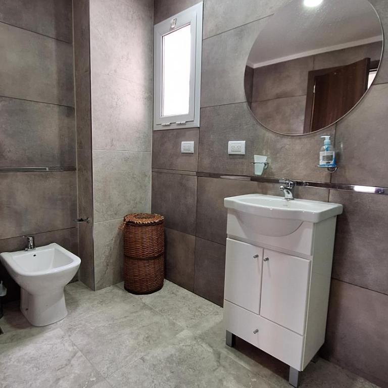 Departamento con balcón, hasta 4 personas, en Tandil, a metros de la plaza principal, con wi fi - Apartamento de 1 dormitorio - 32