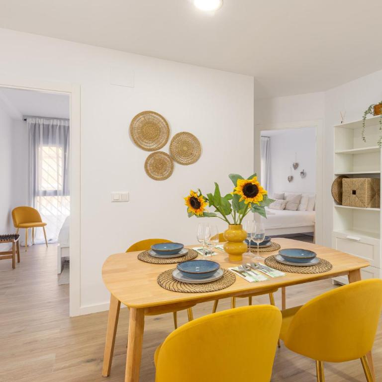 Casa Girasol - Spacious Stay Near Valencia Center - Apartment - 6