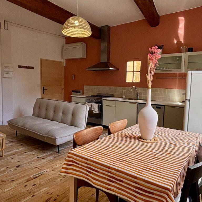 Arles et son jardin d'été - Two-Bedroom Apartment - 6