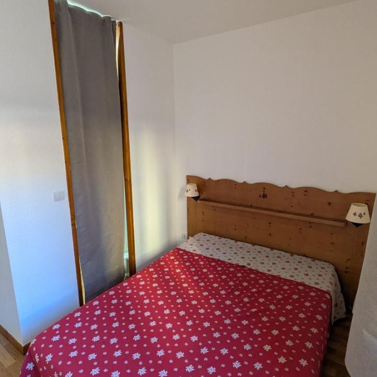 Appartement 4 pièces pour 6-8 personnes, 2 chambres, 1 cabine, 2 canapés-lit double dans le salon, au pied des pistes et piscine l'été, wifi fibre - Appartement 3 Chambres avec Vue - 22