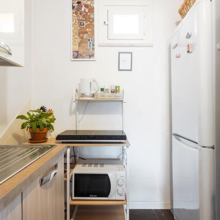 The Urban Retreat - Refined Loft with Large Terrace & Historic Views - Appartamento con 1 Camera da Letto - 9