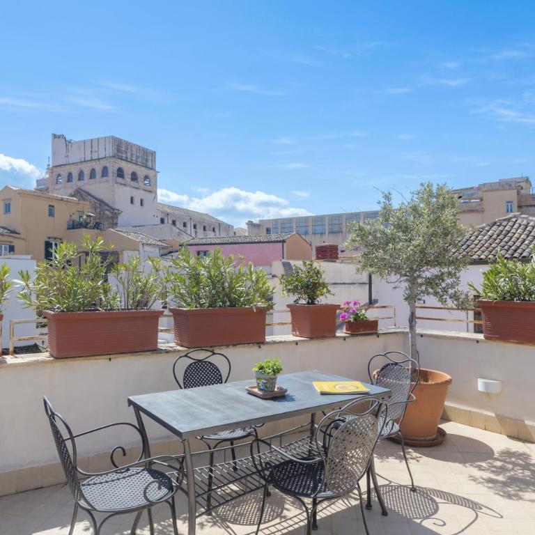 The Urban Retreat - Refined Loft with Large Terrace & Historic Views - Appartamento con 1 Camera da Letto - 4