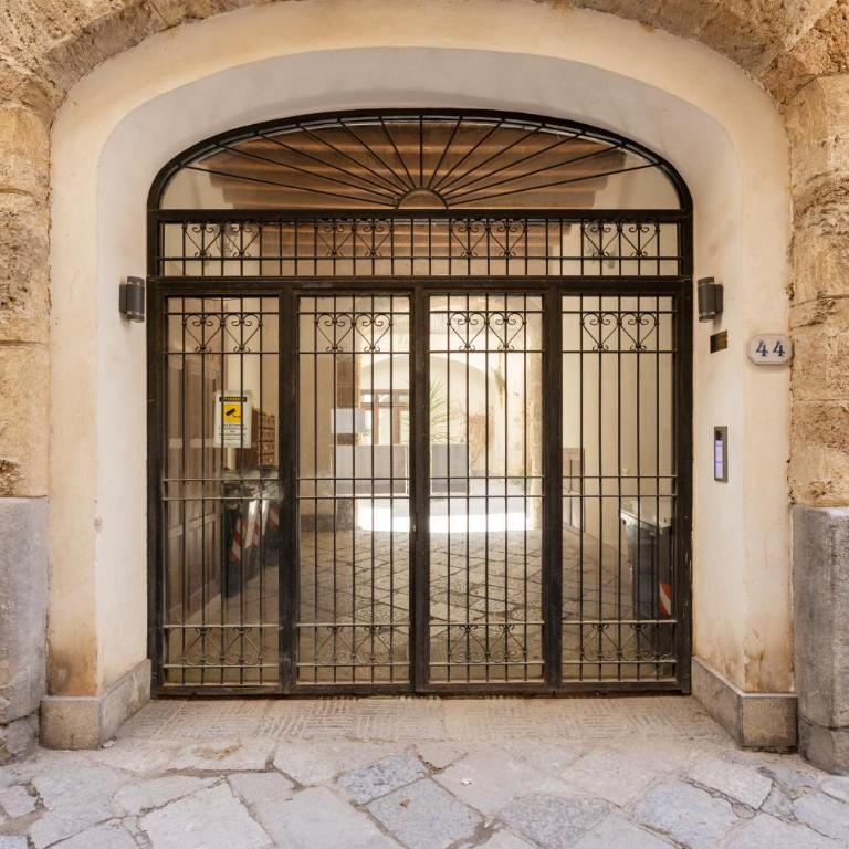 The Urban Retreat - Refined Loft with Large Terrace & Historic Views - Appartamento con 1 Camera da Letto - 19