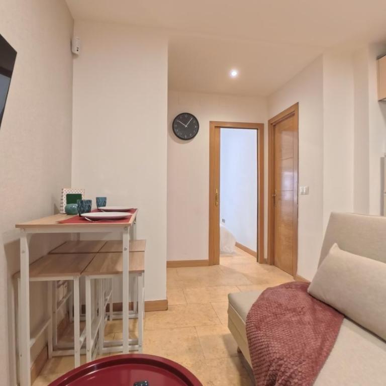 Plush Apartment in Madrid 1B - One-Bedroom Apartment - 27