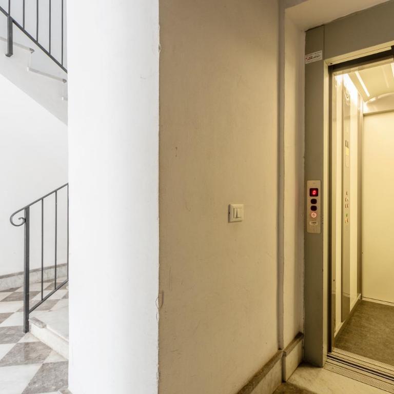 The Urban Retreat - Refined Loft with Large Terrace & Historic Views - Appartamento con 1 Camera da Letto - 21