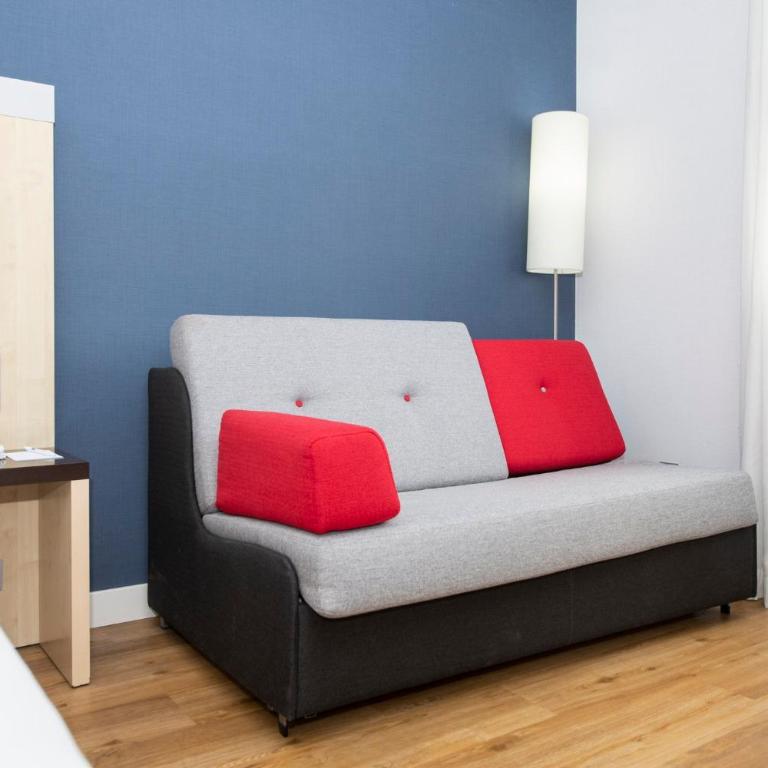 Holiday Inn Express Barcelona City 22@ by IHG - Standard Queen Room with Sofa Bed - 1