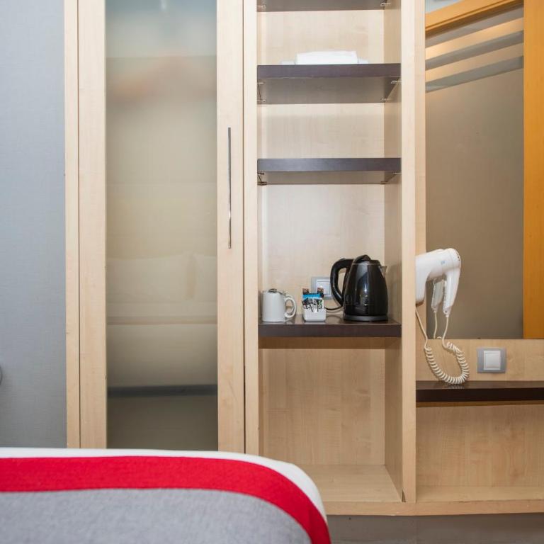 Holiday Inn Express Barcelona City 22@ by IHG - Standard Room with Free Breakfast - 2