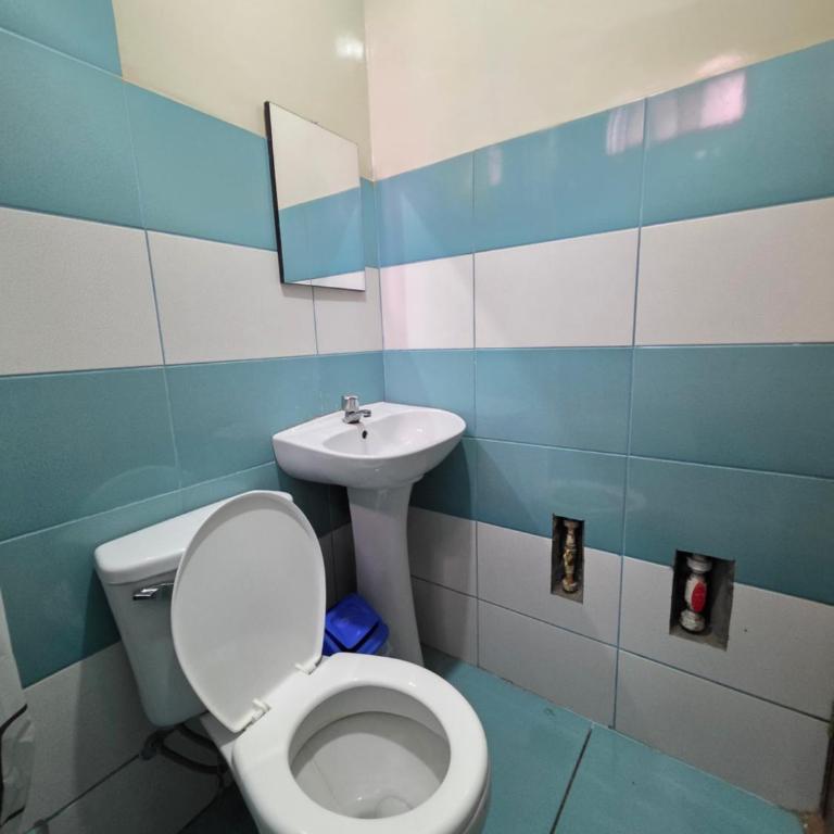 Hospedaje Leo - Habitación Doble con baño privado - 9