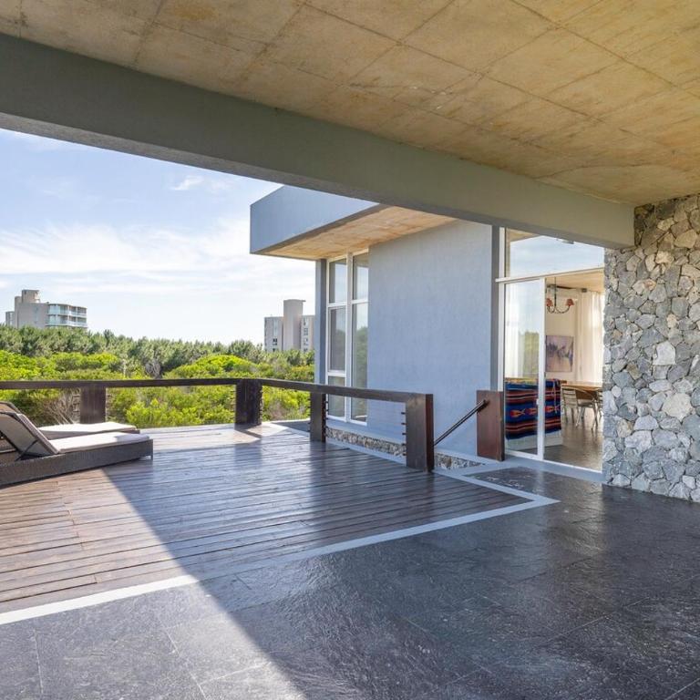 Oceanfront Mansion - Villa - 11